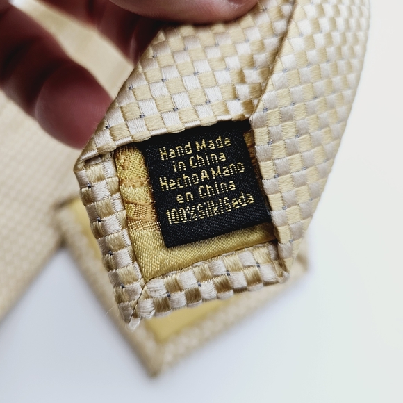 DONALD TRUMP | 100% silk Signature Collection woven neck tie - Picture 5 of 5